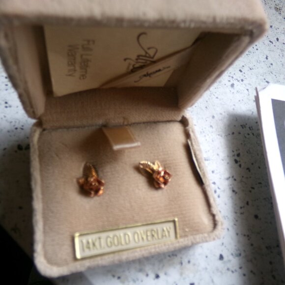 vintage pierced earrings by allyssa 14 kt gold overlay. - Picture 3 of 6